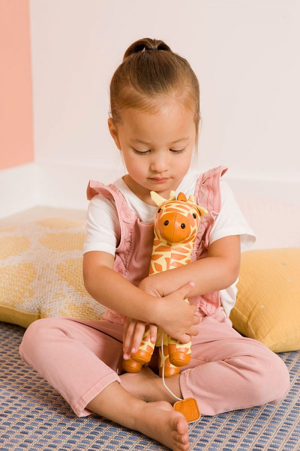 Τζίνα η Καμηλοπάρδαλη