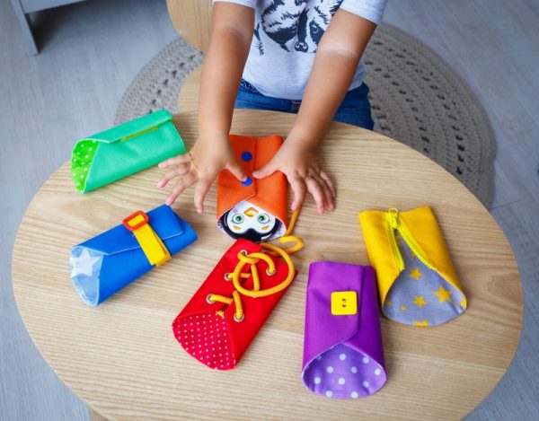 Educational game Buckle Jackets