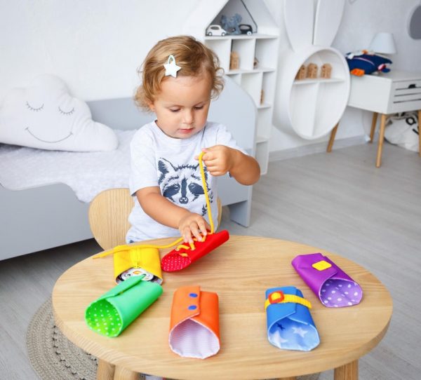 Educational game Buckle Jackets