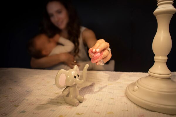 Melii - Stand για πιπίλες Ελεφαντάκι Pink Ears